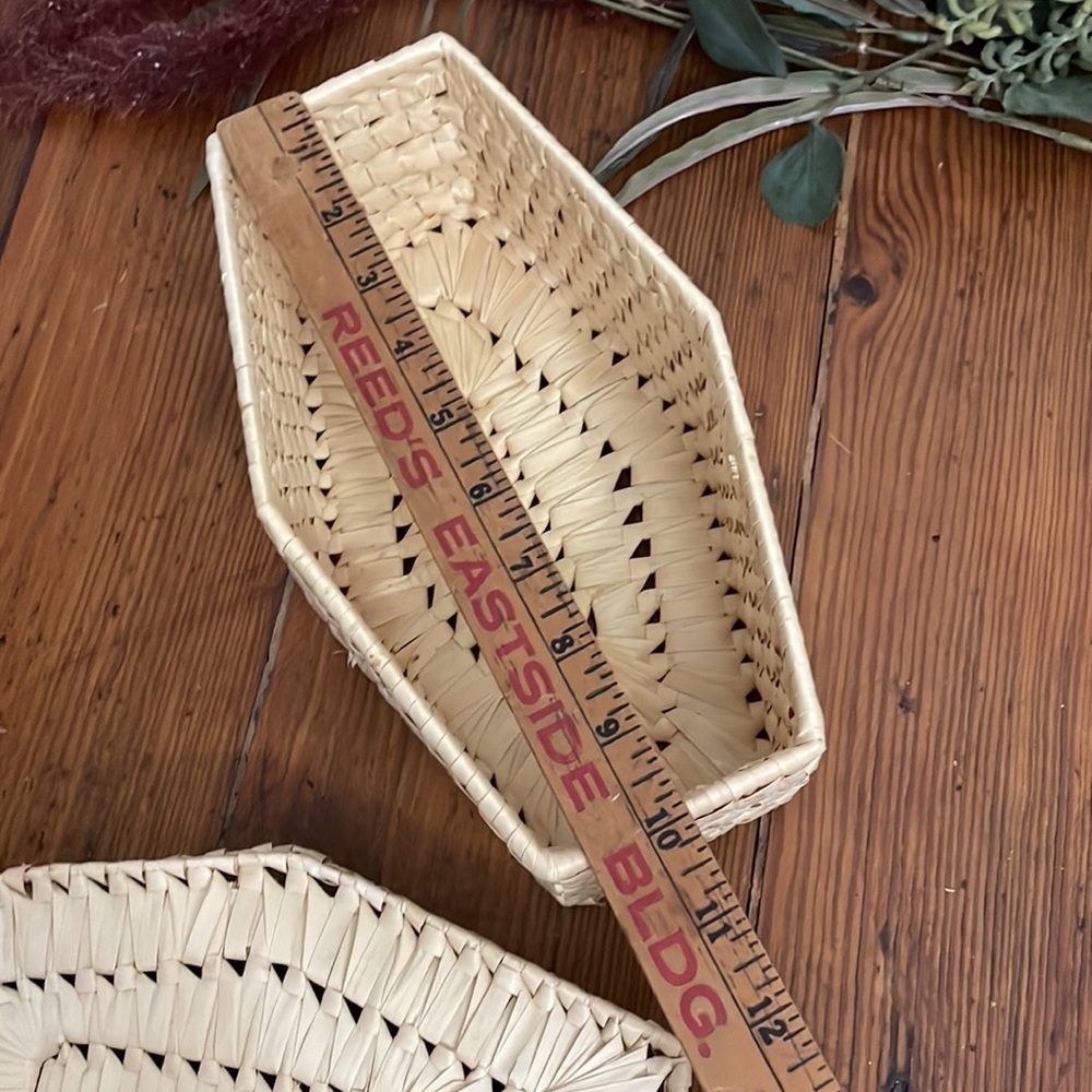 Vintage Boho Woven Wicker Straw Basket with Lid - Picture 8 of 11